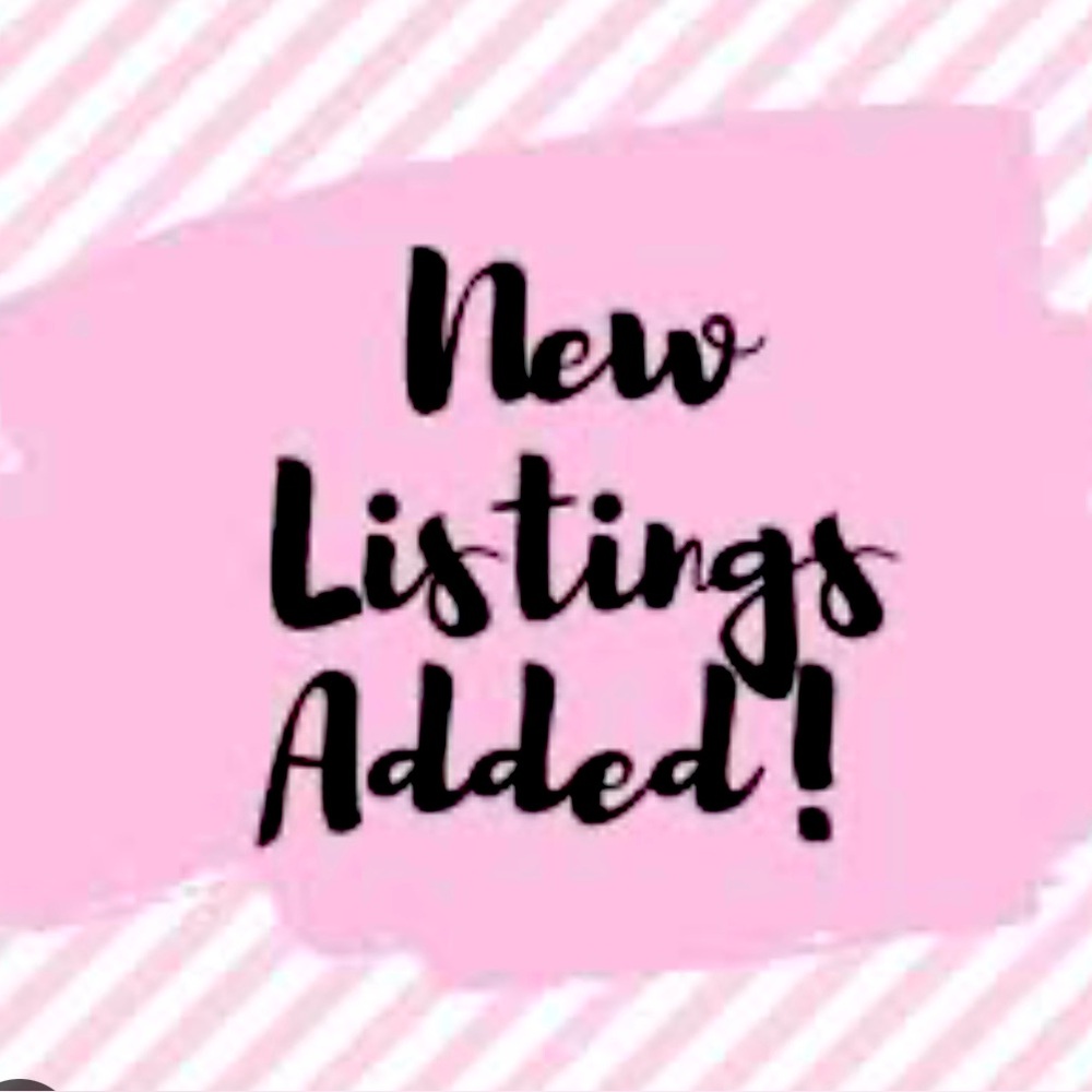 NEW Listings added daily ! 😍🥳❤️🙏❤️ have an amazing week posh friends 🙏❤️ - Picture 1 of 1